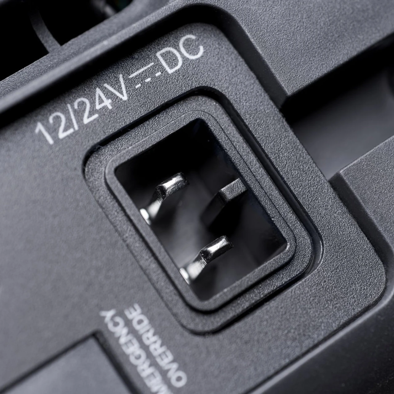 Dometic Waeco CoolFreeze CFX 28 Portable Compressor Fridge Freezer Cool Box 7 Dometic Waeco CoolFreeze CFX 28 Portable Compressor Fridge Freezer Cool Box - Image 7