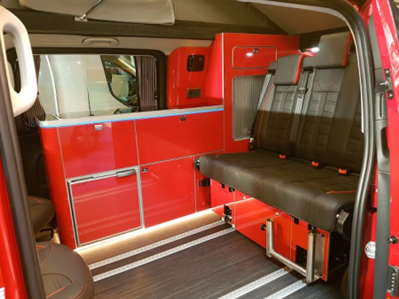 Vitrifrigo CP25SIAL Compact Campervan 12 Volt Fridge 2 Vitrifrigo CP25SIAL Compact Campervan 12 Volt Fridge - Image 2