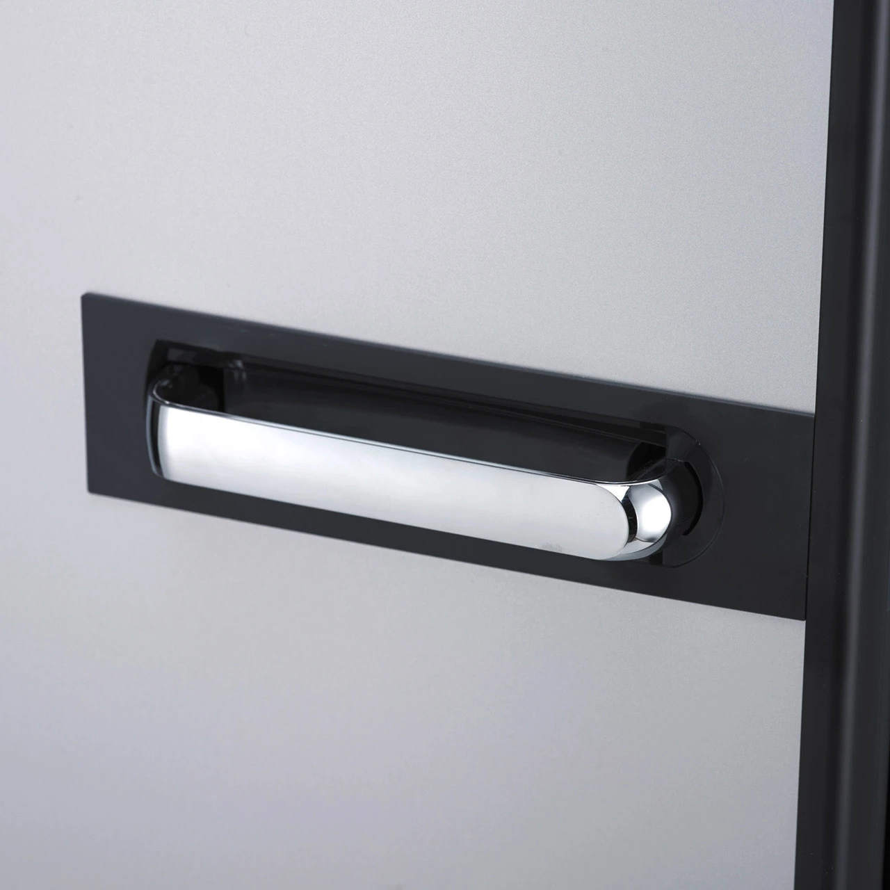 Dometic RML 9430/9435 Caravan Motorhome Fridge Freezer 3 Way 4 Dometic RML 9430/9435 Caravan Motorhome Fridge Freezer 3 Way - Image 4