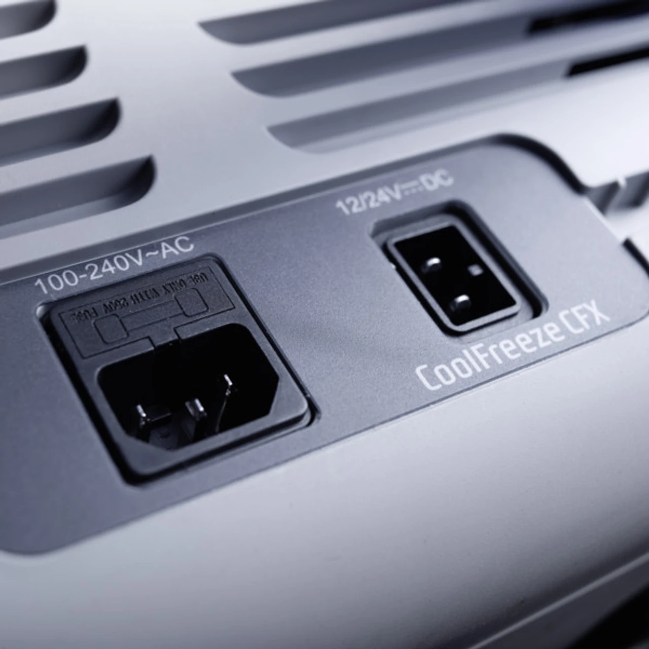 Waeco CFX65DZ Dual Zone 12v Mains Mobile Freezer Cool Box 4 Waeco CFX65DZ Dual Zone 12v Mains Mobile Freezer Cool Box - Image 4