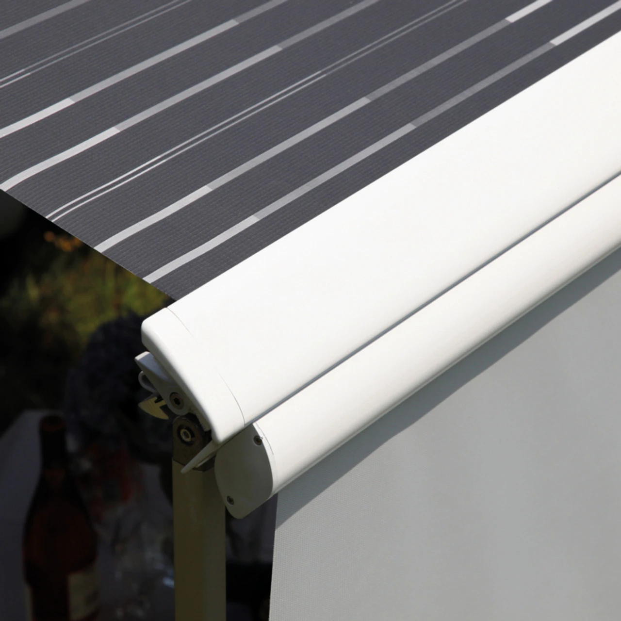 Dometic Perfectwall PW1500 Motorhome And Caravan Wall Awning 3 Dometic Perfectwall PW1500 Motorhome And Caravan Wall Awning - Image 3