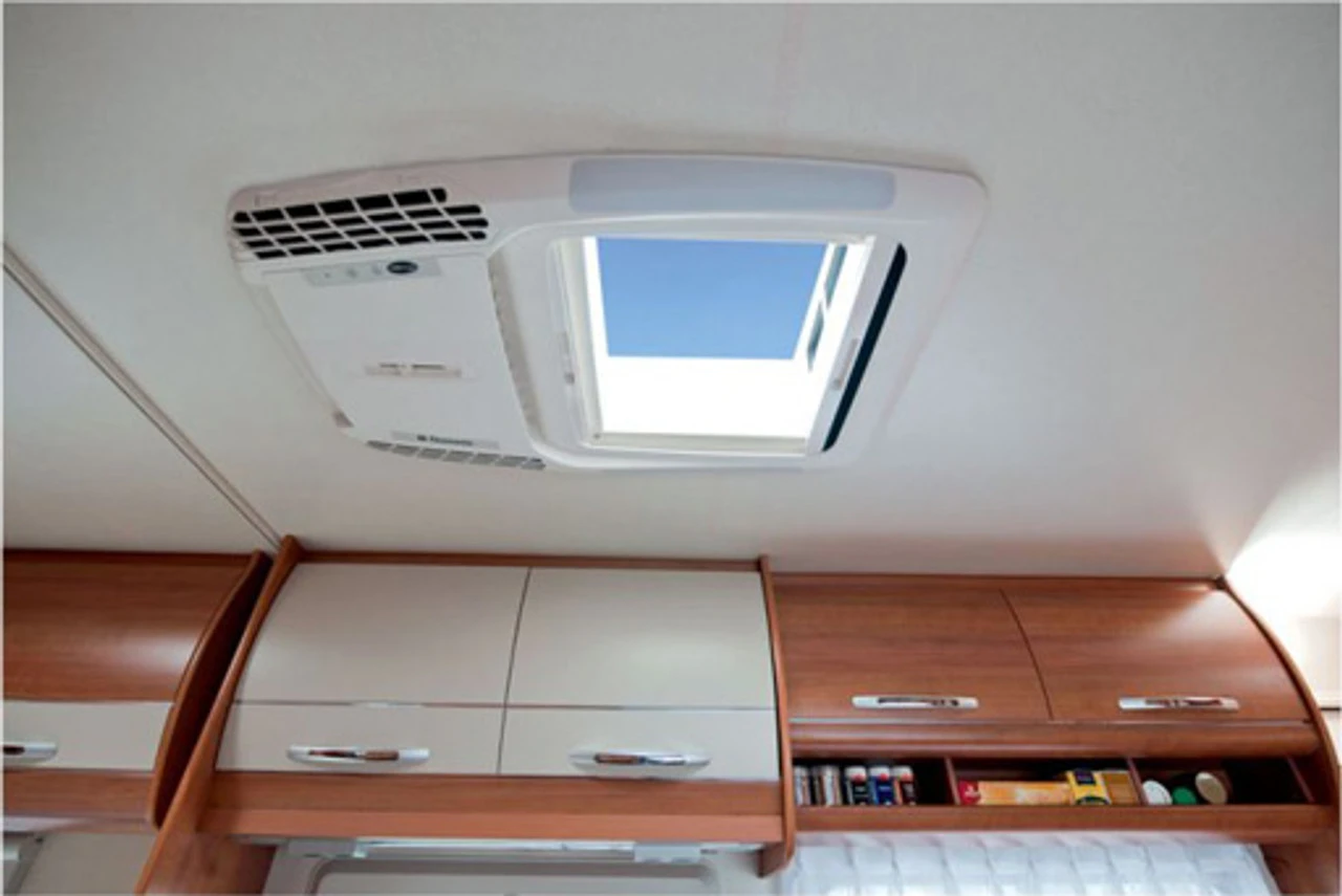 Dometic Freshlight 2200 Caravan Motorhome Air Conditioner 5 Dometic Freshlight 2200 Caravan Motorhome Air Conditioner - Image 5