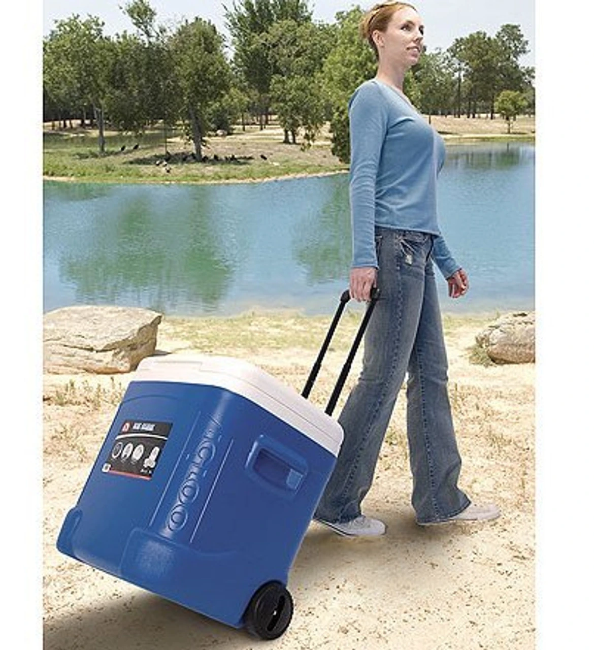 Igloo Ice Cube 60 Roller Wheeled Ice Chest Cool Box 2 Igloo Ice Cube 60 Roller Wheeled Ice Chest Cool Box - Image 2