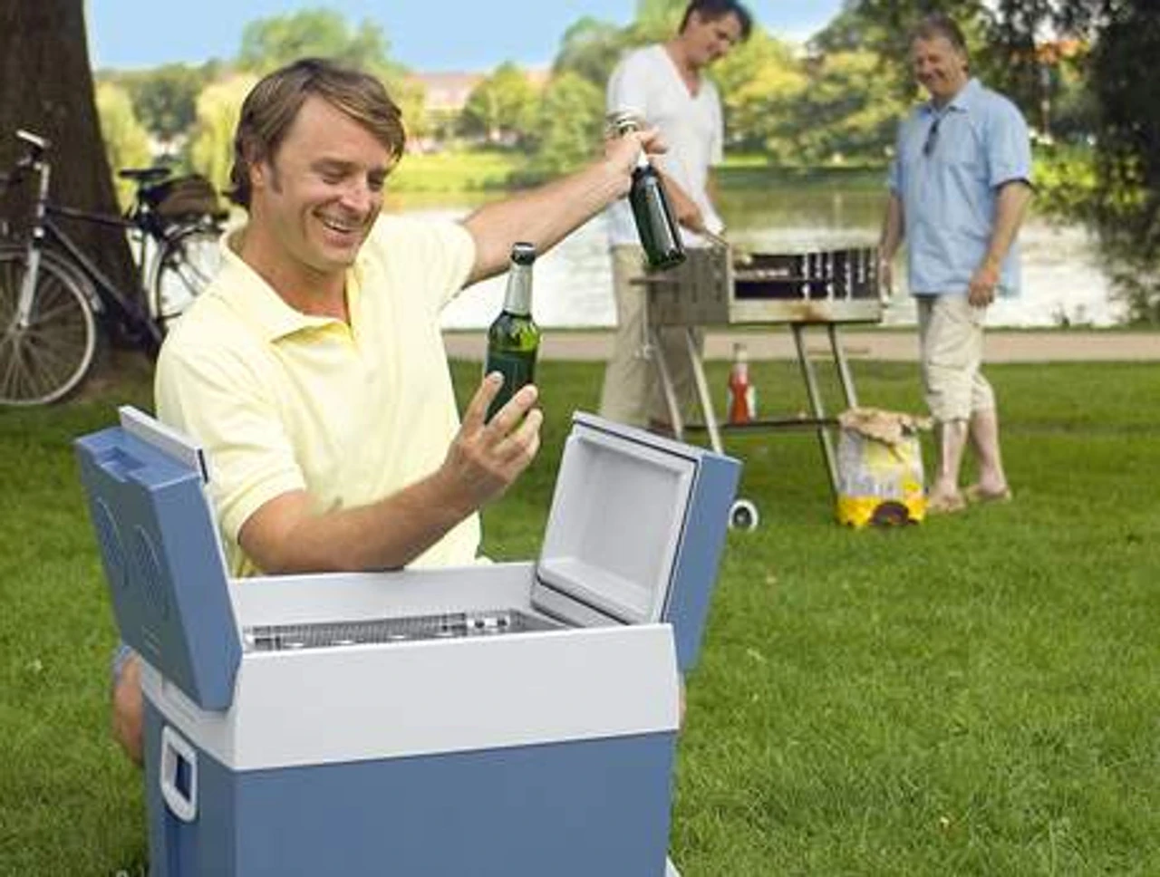 Dometic Waeco Mobicool W48 Electric 12v Mains Portable Cool Box 7 Dometic Waeco Mobicool W48 Electric 12v Mains Portable Cool Box - Image 7